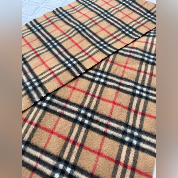 Burberry London Cashmere Iconic Check Scarf England - Picture 8 of 9